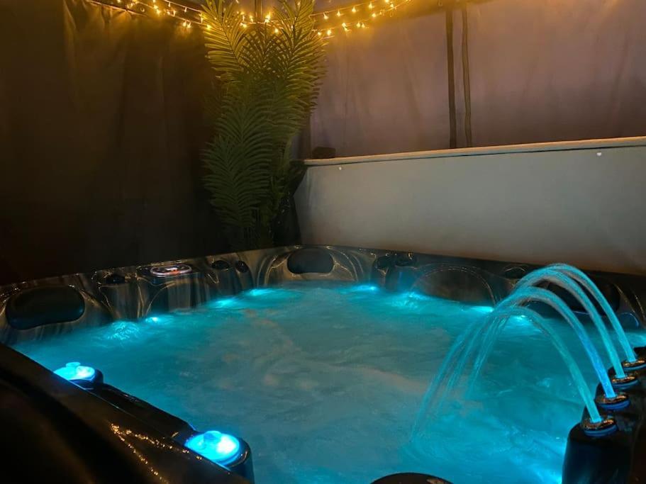 Secret Gem Full Size Hot Tub 1 Bed Garden Flat Leilighet Bournemouth Eksteriør bilde