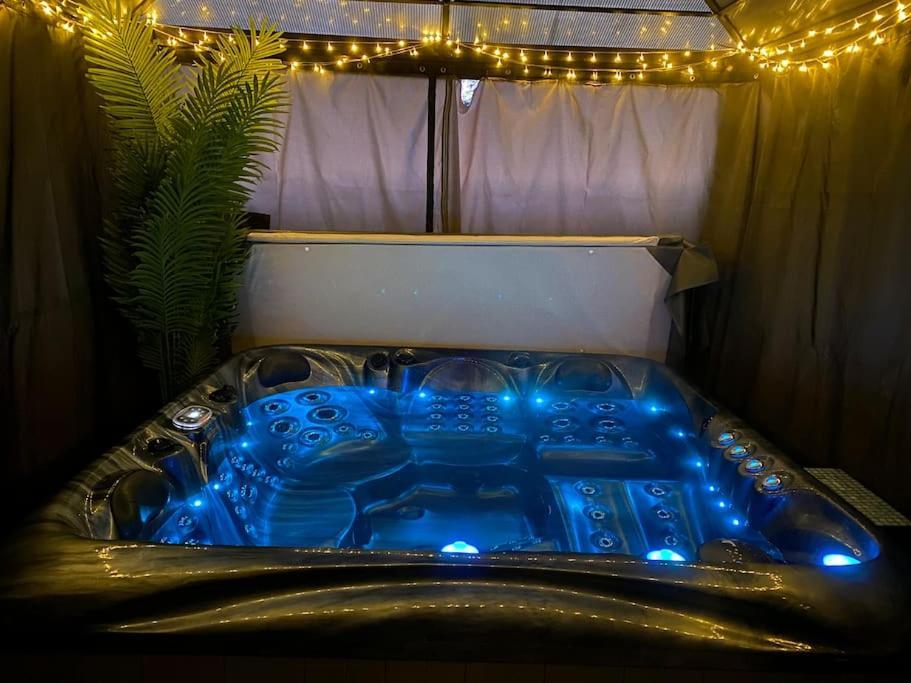 Secret Gem Full Size Hot Tub 1 Bed Garden Flat Leilighet Bournemouth Eksteriør bilde