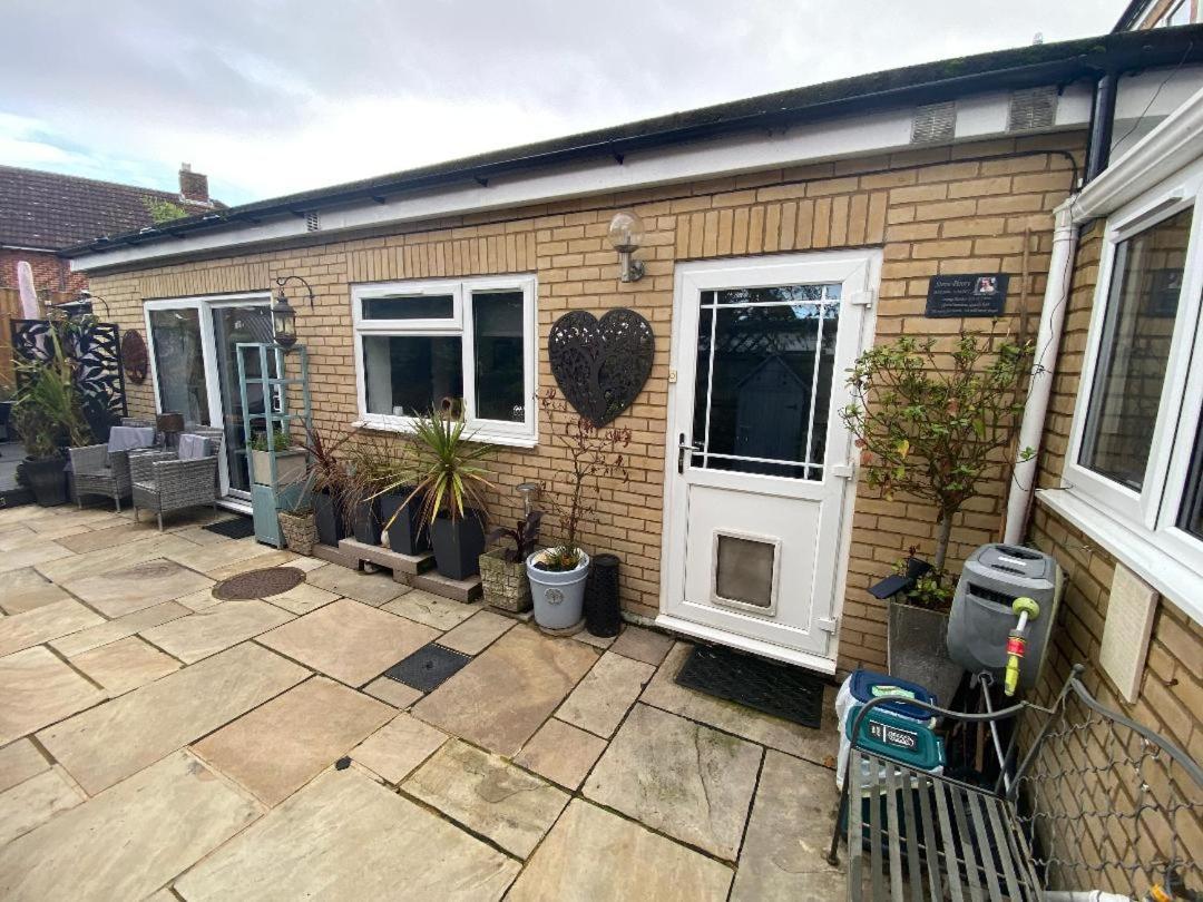 Secret Gem Full Size Hot Tub 1 Bed Garden Flat Leilighet Bournemouth Eksteriør bilde
