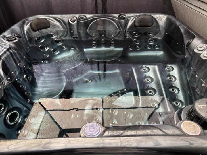 Secret Gem Full Size Hot Tub 1 Bed Garden Flat Leilighet Bournemouth Eksteriør bilde