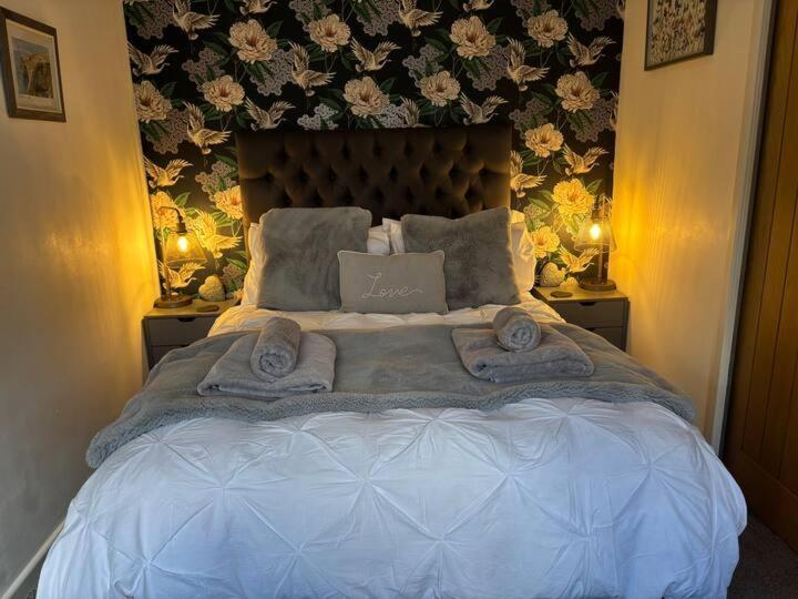 Secret Gem Full Size Hot Tub 1 Bed Garden Flat Leilighet Bournemouth Eksteriør bilde